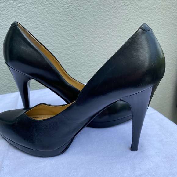 Nine West Black Women’s High Heels Leather upper size 7M - Picture 1 of 5